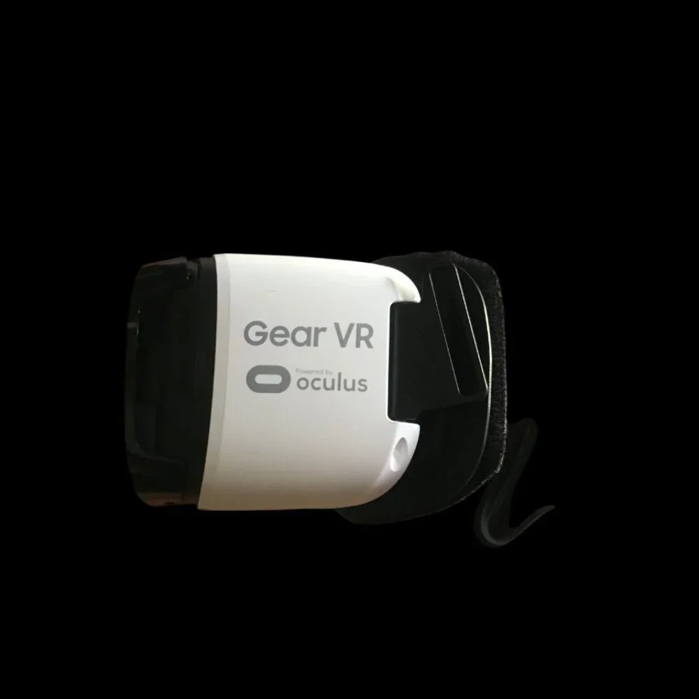 Samsung Gear VR Headset – Lightly Used | Oculus Powered | Original Box Included